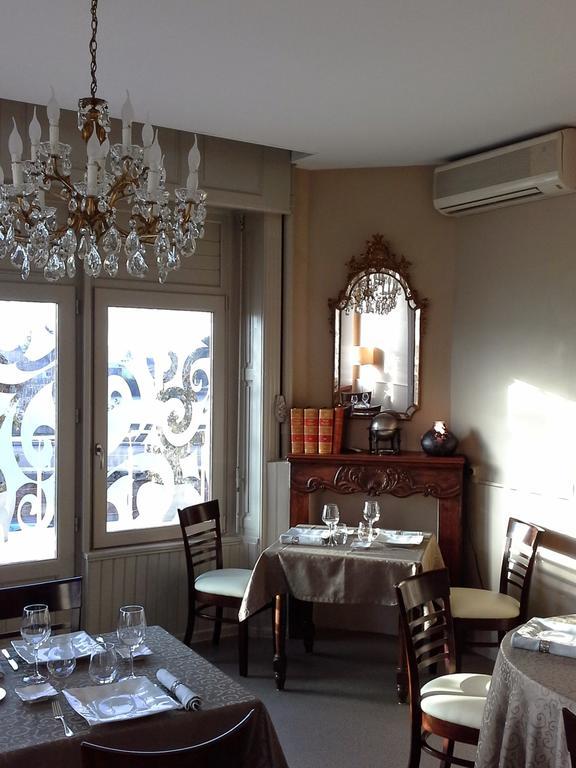 מוסאק Hotel Restaurant Le Pont Napoleon מראה חיצוני תמונה