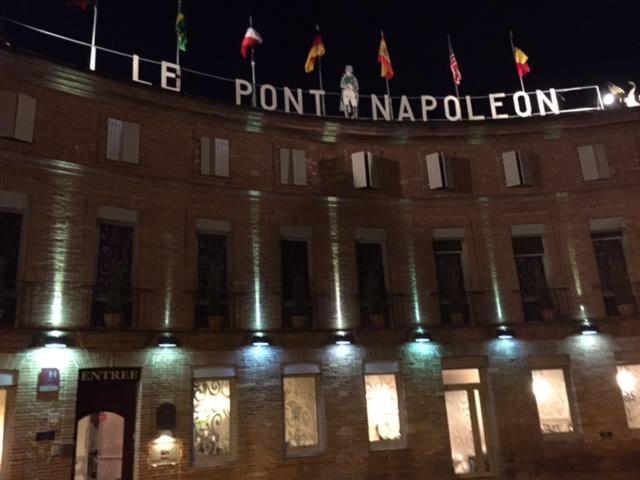 מוסאק Hotel Restaurant Le Pont Napoleon מראה חיצוני תמונה